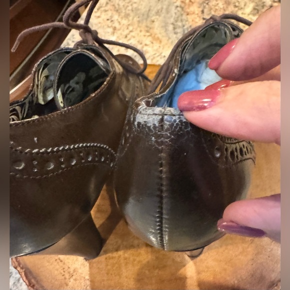 Bongo lace up brown bootie  shoes. Size 7.5 - Picture 10 of 14